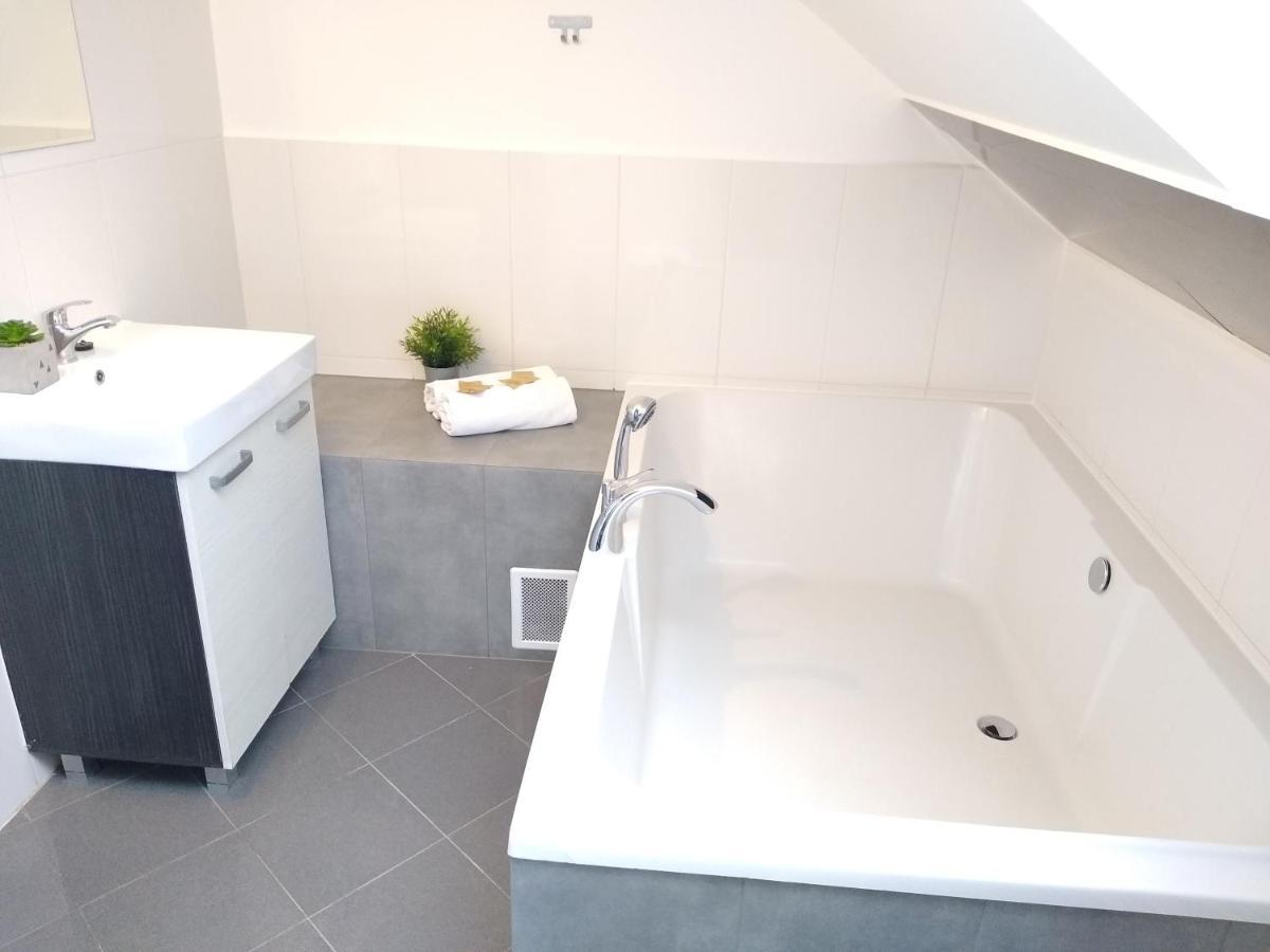 Park Apartament Жешов Екстериор снимка